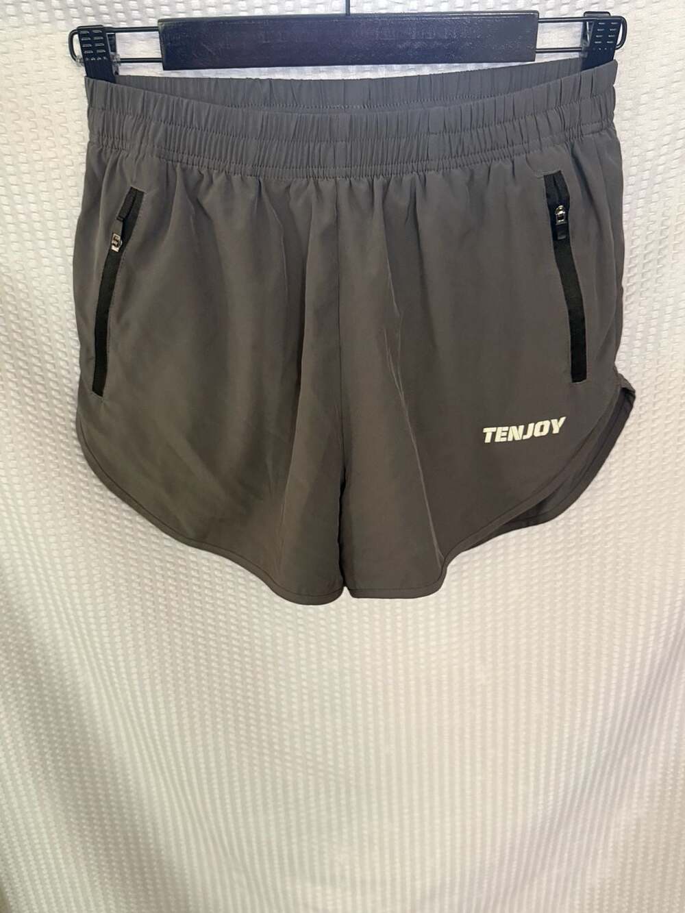 Tenjoy Grey Athletic Running Shorts with Zipper Pockets Size S
